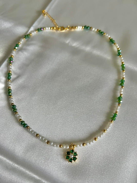 Green Flower Pearl Necklace