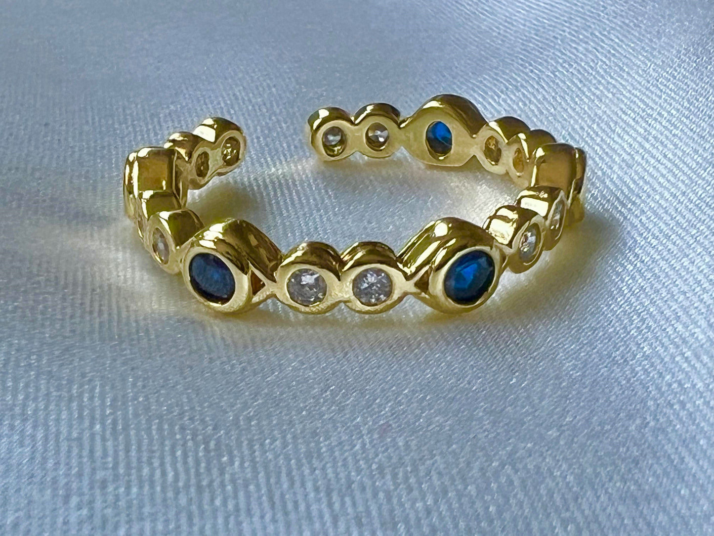 Ojitos Ring